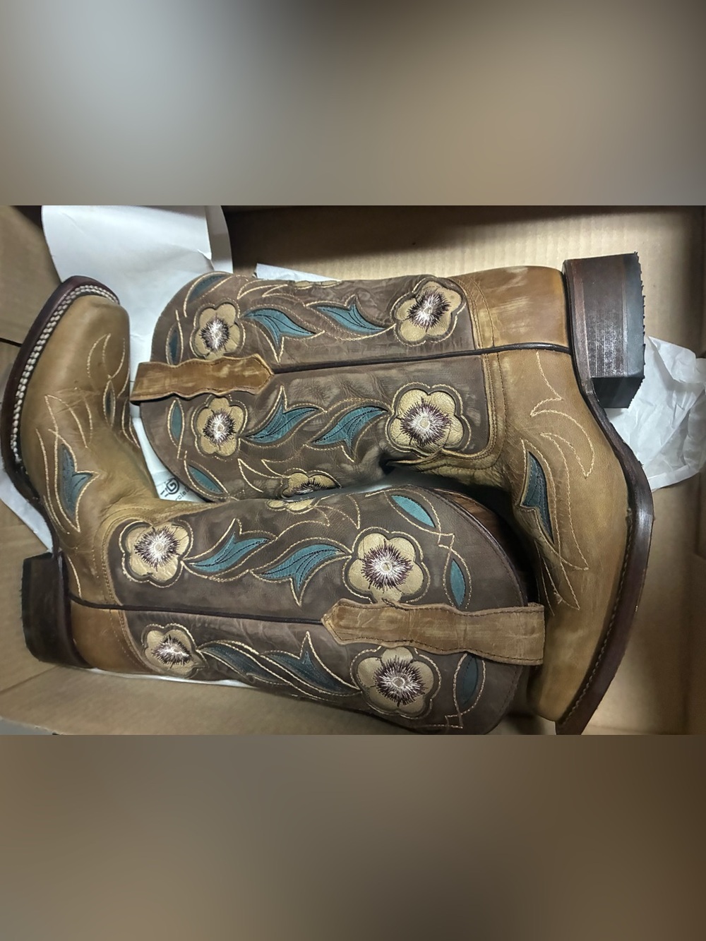 Circle G by Corral L6236 Women’s 7.5M Sand Floral Inlay Embroidered Cowboy Boots